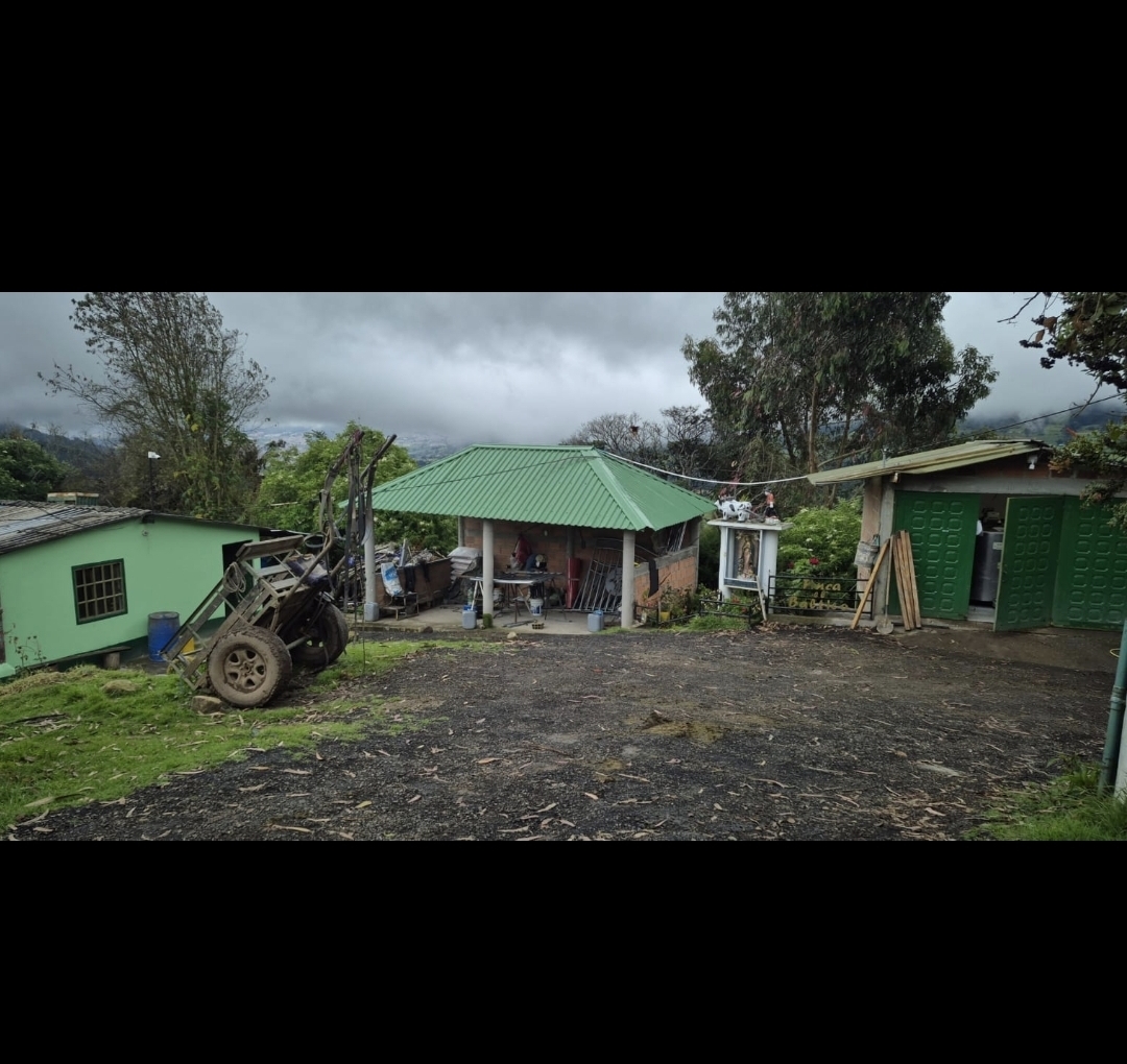 ¡¡¡GANGAZO!!! FINCA- 22FANEGADAS - 2 CASAS 