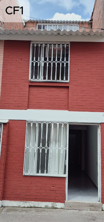 HERMOSA CASA FAMILIAR 4x12 MUY BIEN TERMINADA