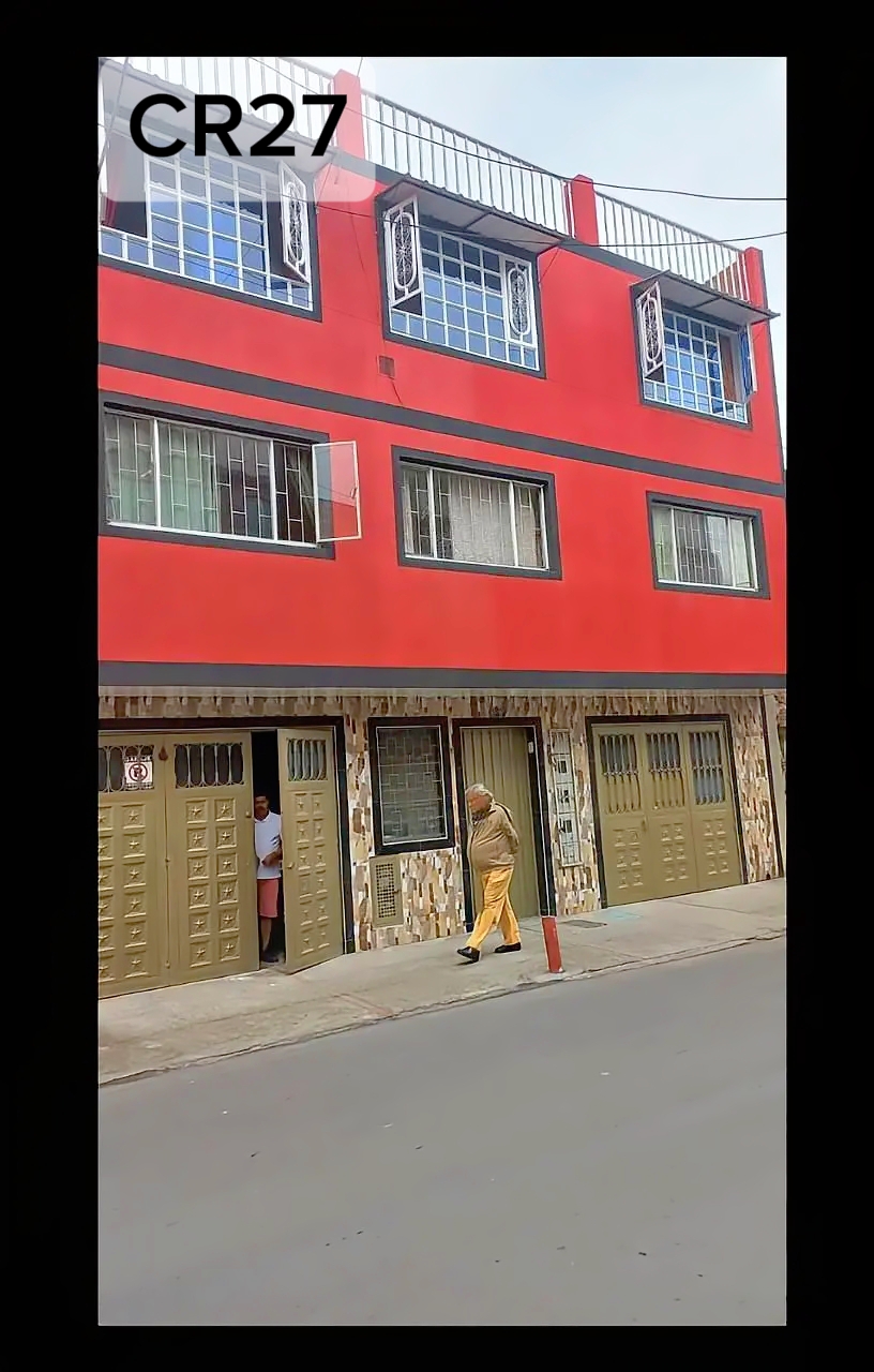 GANGA RENTABLE - 10x30m - 3PISOS - 5APTOS - TERRAZA - GARAGE PARA 15CARROS