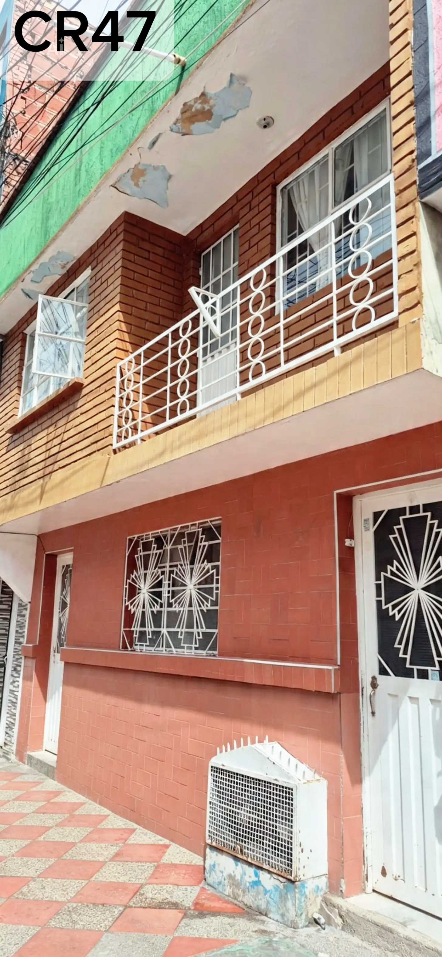 GANGAZO RENTABLE - 6x20m - 3PISOS - 5APTOS - EN MEDIO DE DOS PRINCIPALES - PRÓXIMA A LA Av. CARACAS 